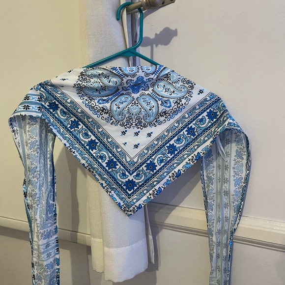 tie up light blue print top🤍 - Picture 3 of 4